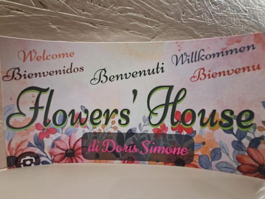 Flower'S House Di Doris Simone バーリ エクステリア 写真
