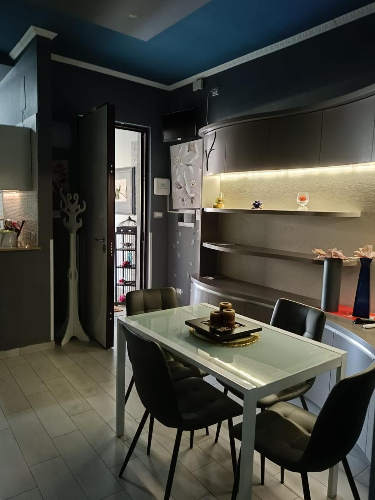 Flower'S House Di Doris Simone バーリ エクステリア 写真